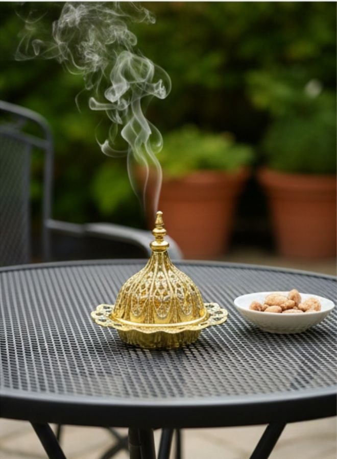 مبخرة بخور ذهبية بتصميم عربي فاخر – مبخرة معدنية مزخرفة من الحديد عالي الجودة مع غطاء قابل للإزالة – لتعطير الجو ونشر الروائح العطرية بالتساوي – قطعة ديكور فاخرة للمنازل والمناسبات – هدية مثالية للأصدقاء والعائلة - Image 3